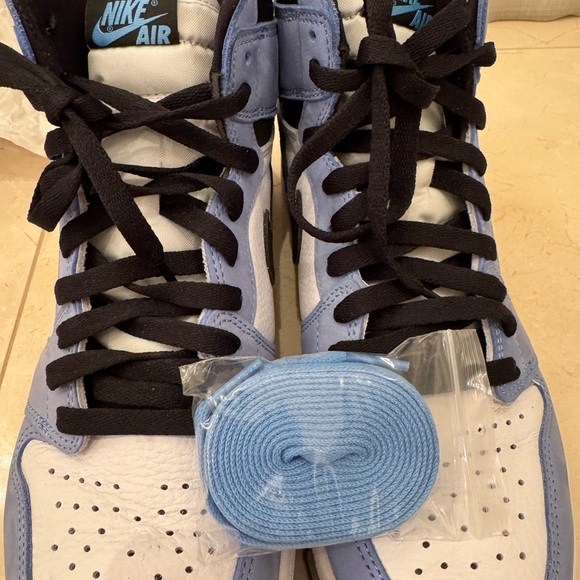 Jordan  Retro High OG University Blue - Picture 6 of 15